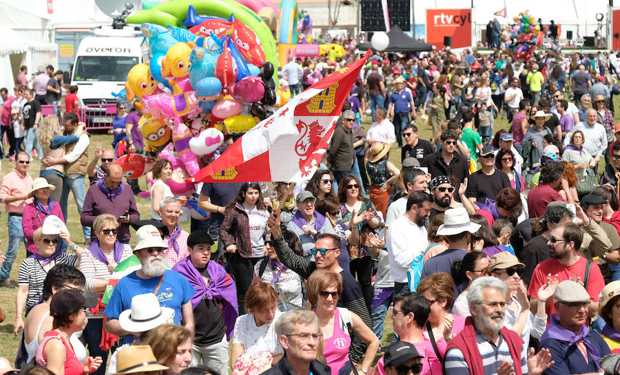 Fotos: Ambiente en Villalar el Día de Castilla y León