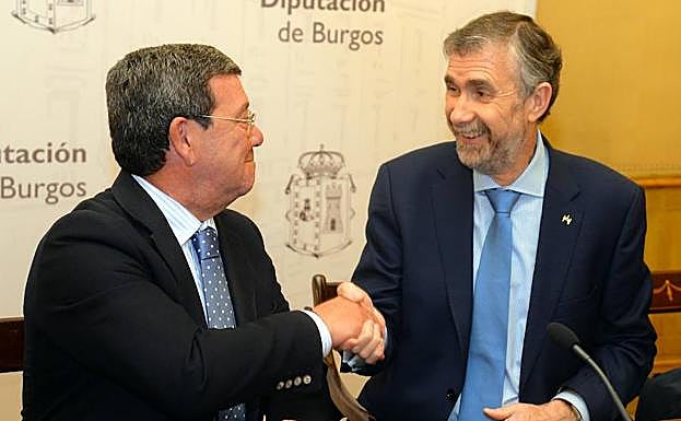 El presidente de la Junta general de Sodebur, César Rico, y el rector de la UBU, Manuel Pérez Mateos