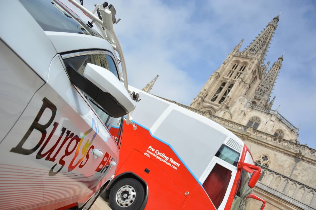 Fotos: Firma del convenio entre el Burgos BH y la Fundación VIII Centenario de la Catedral