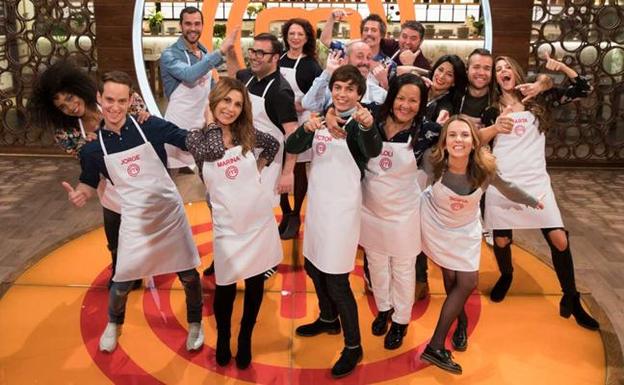 La batalla del domingo se juega en las cocinas de 'MasterChef' y la isla de 'Supervivientes'