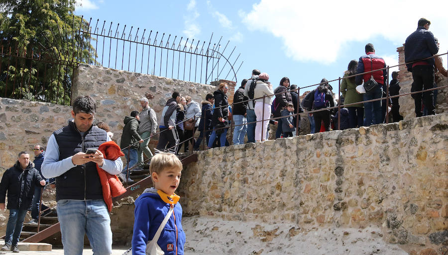 Fotos: Los turistas invaden Segovia