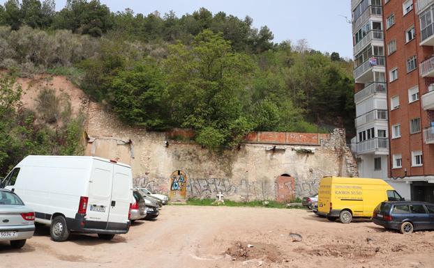 La parcela lleva años presentando un estado de abandono