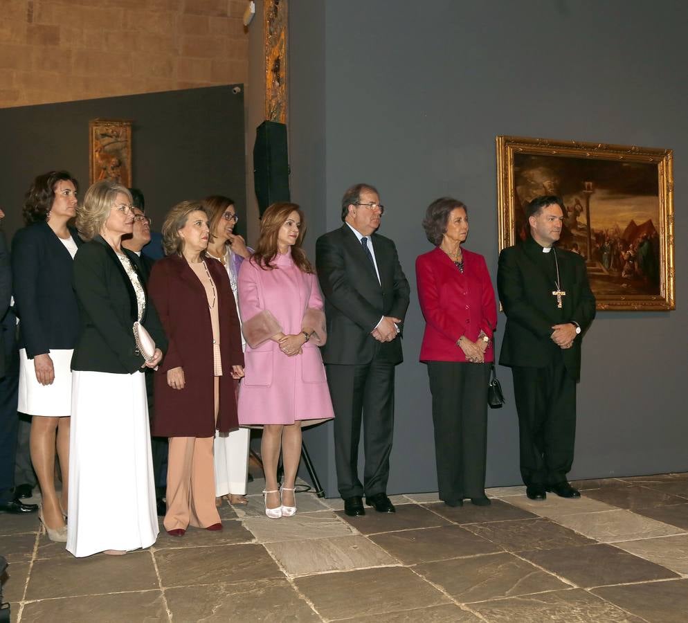 Los vecinos dieron una calurosa bienvenida a la Reina que acudió a la villa palentina para inaugurar 'Mons Dei', la XXIII edición de la exposición, que podrá visitarse desde mañana y hasta el 18 de noviembre