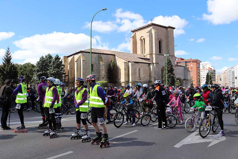 10.000 burgaleses han participado esta jornada de domingo en el Día de la Bici, una iniciativa de Proyecto Hombre, para promocionar el deporte y los estilos de vida saludables