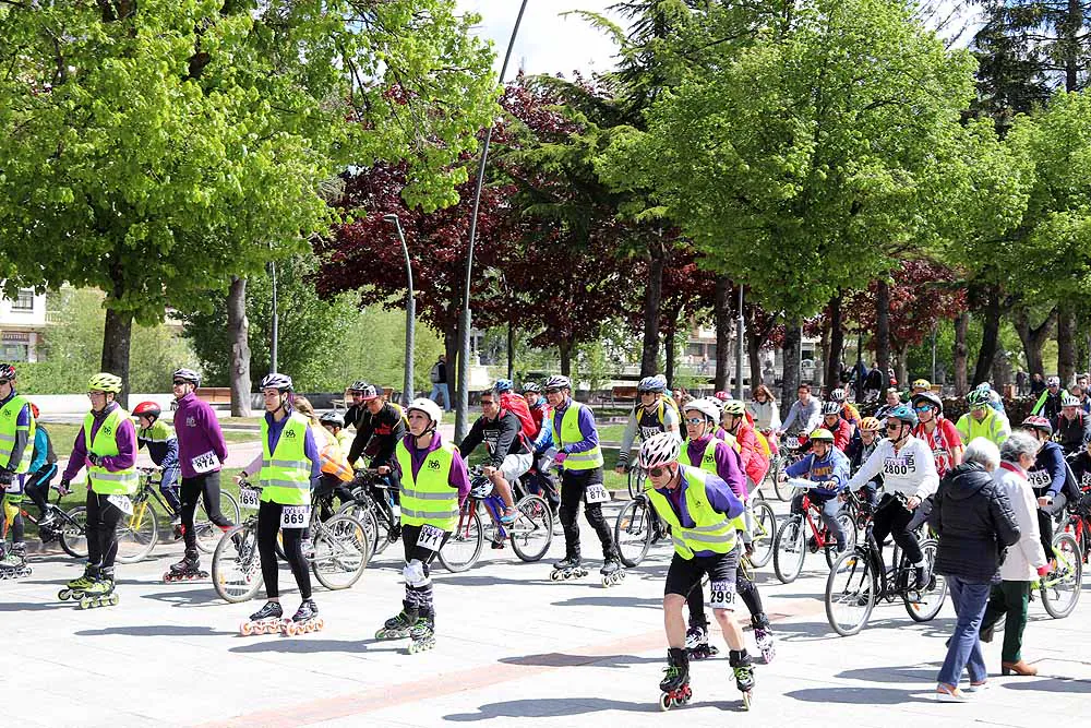 10.000 burgaleses han participado esta jornada de domingo en el Día de la Bici, una iniciativa de Proyecto Hombre, para promocionar el deporte y los estilos de vida saludables