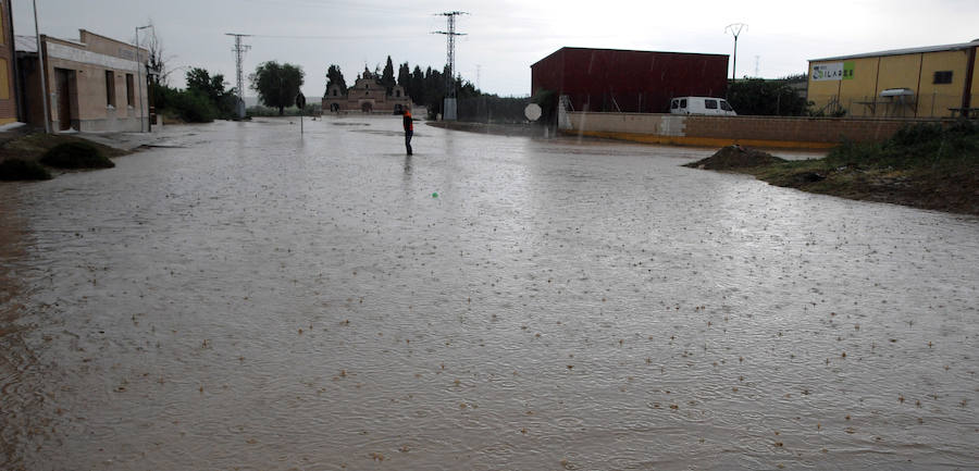 Fotos: Una tormenta inunda las calles de La Seca