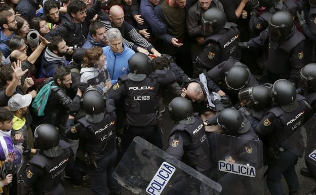 Detenido en Tarragona el agresor de un policia el 1-O