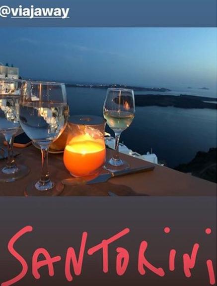 Cena romántica en Santorini. 