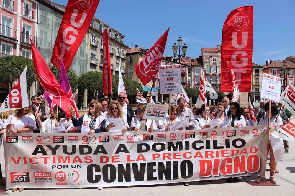 Fotos: Concentración de las trabajadoras del Servicio de Ayuda a Domicilio
