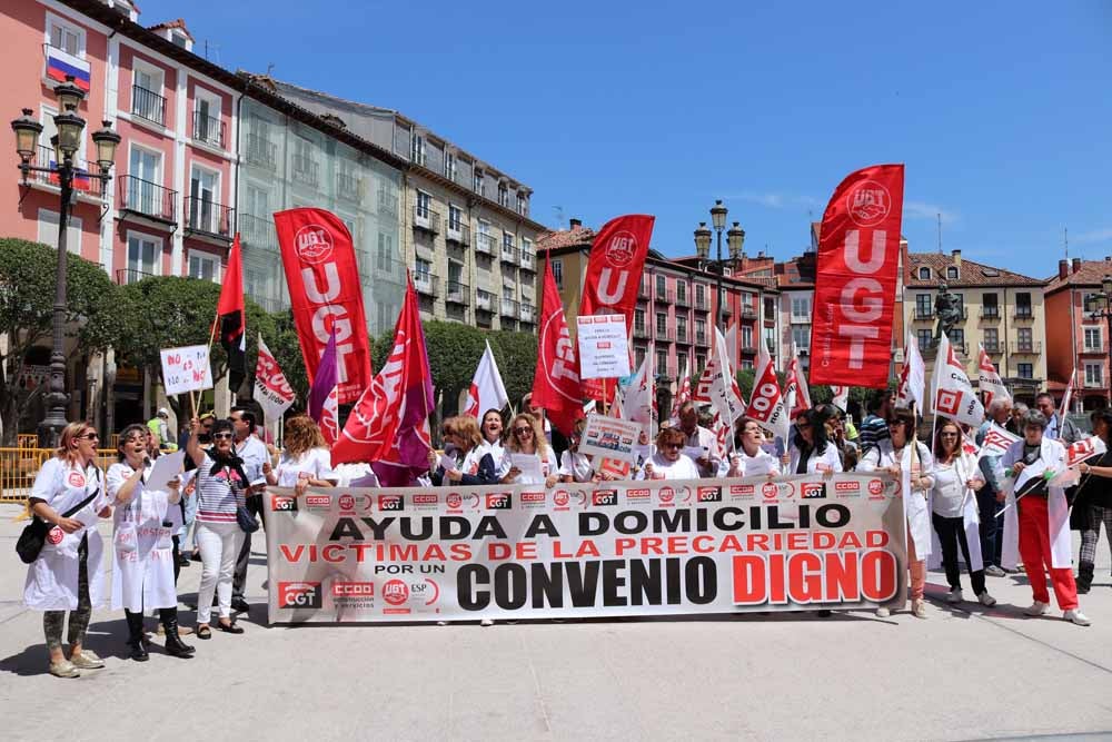 Fotos: Concentración de las trabajadoras del Servicio de Ayuda a Domicilio