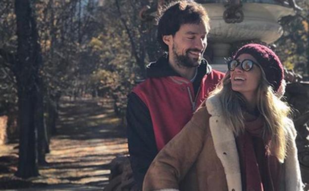 Sergio Llull con Almudena Cánovas. 