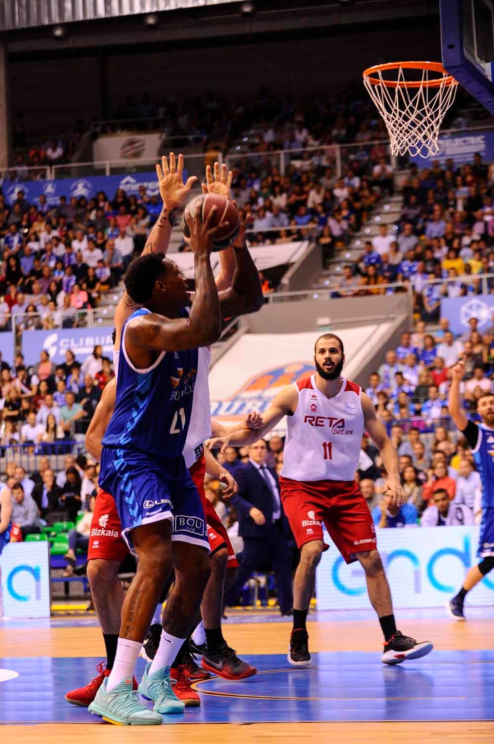 Fotos: Las mejores imágenes del San Pablo RETAbet Bilbao Basket