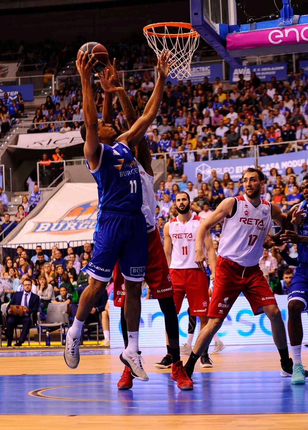 Fotos: Las mejores imágenes del San Pablo RETAbet Bilbao Basket