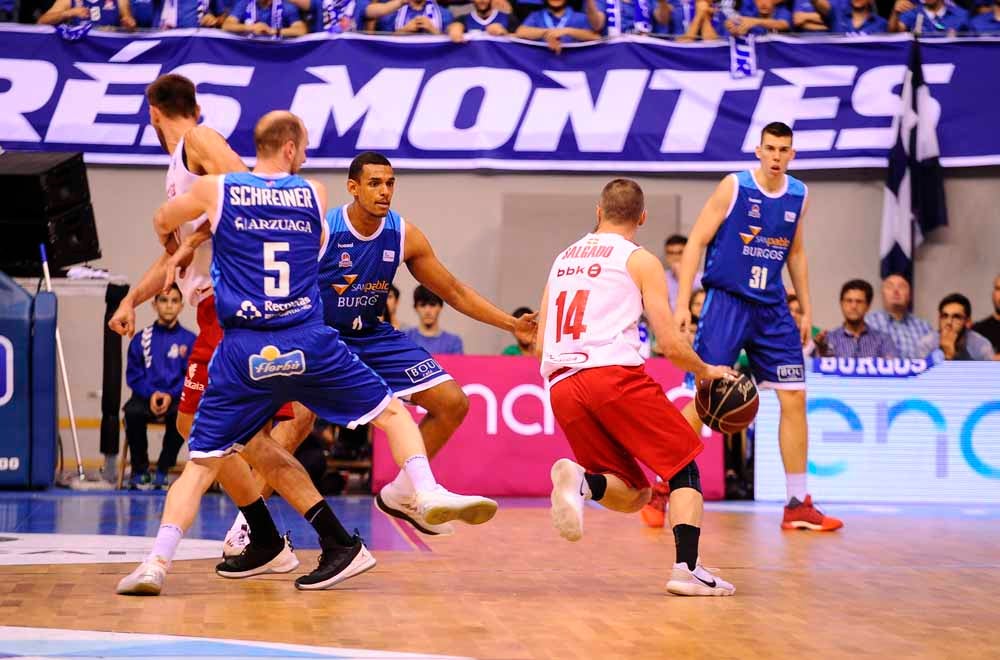 Fotos: Las mejores imágenes del San Pablo RETAbet Bilbao Basket