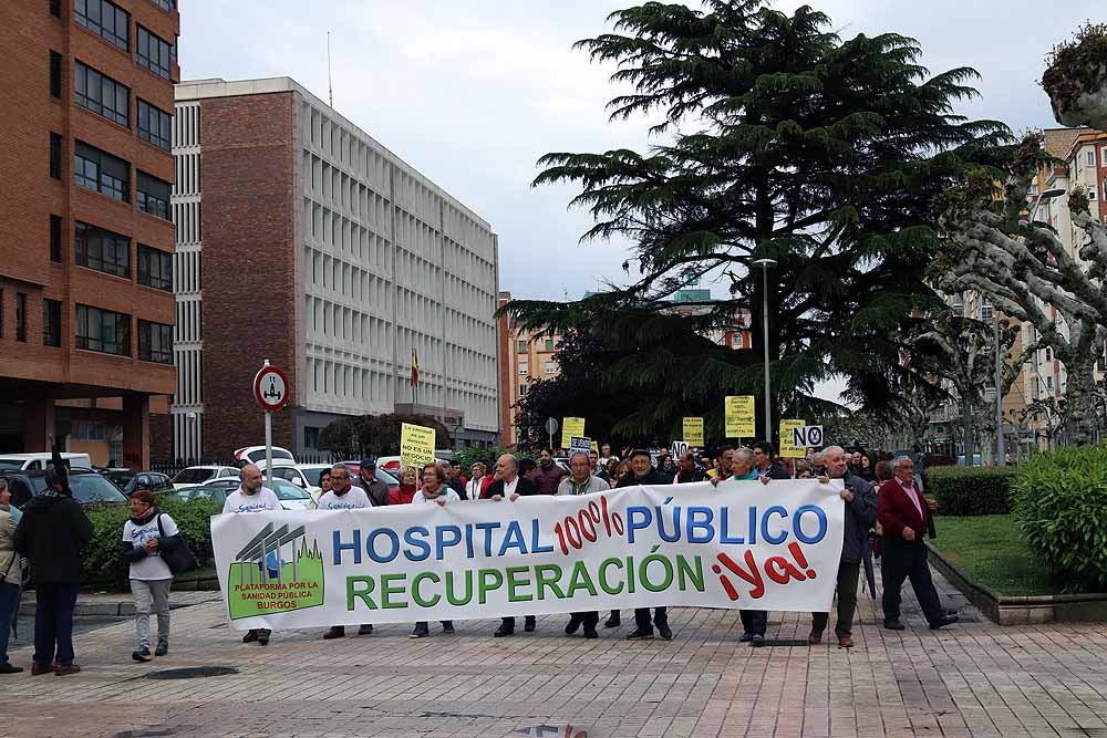 Fotos: Un millar de burgaleses salen a la calle para exigir una sanidad pública de calidad