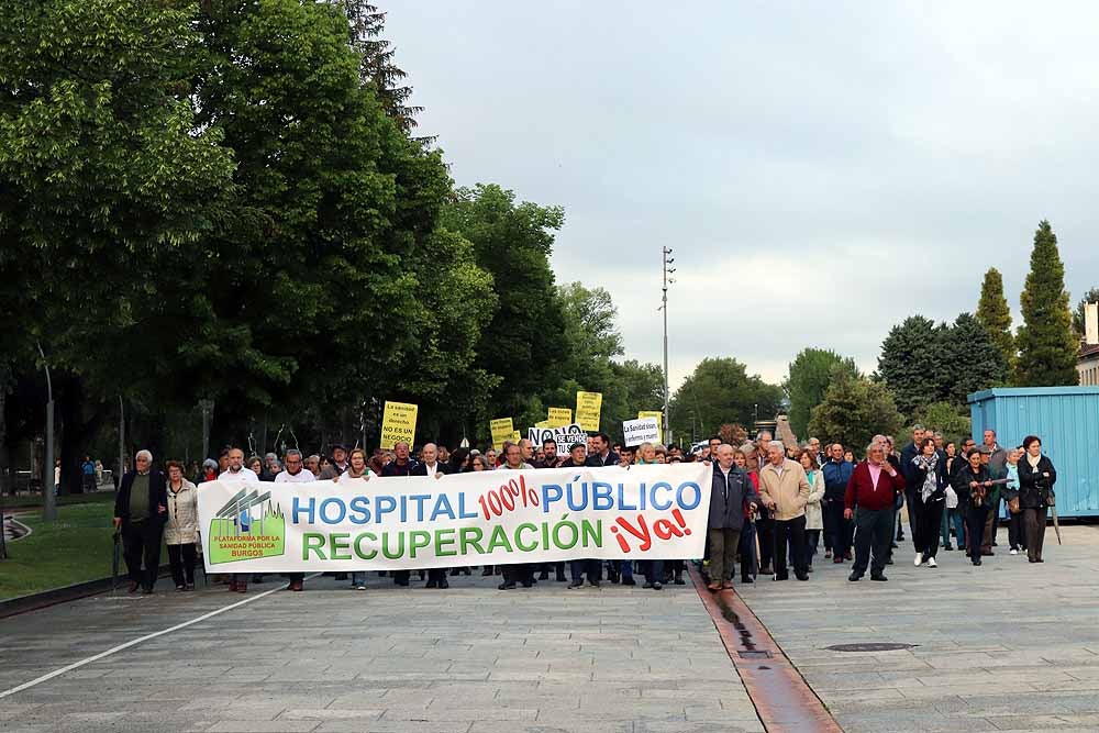 Fotos: Un millar de burgaleses salen a la calle para exigir una sanidad pública de calidad