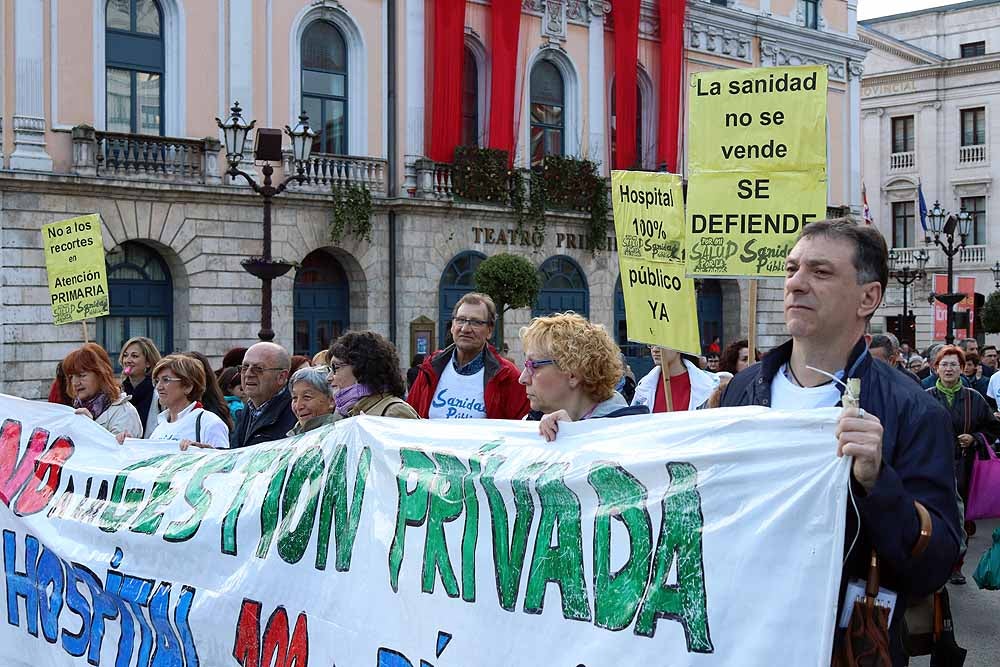 Fotos: Un millar de burgaleses salen a la calle para exigir una sanidad pública de calidad