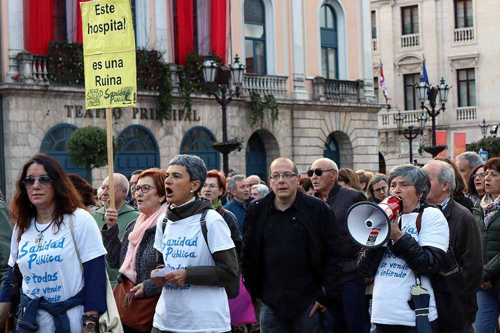 Fotos: Un millar de burgaleses salen a la calle para exigir una sanidad pública de calidad