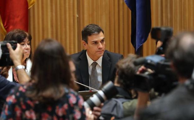 Sánchez ofrece pactar la fecha de las elecciones si logra sustituir a Rajoy