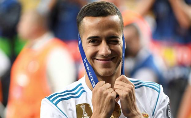 Lucas Vázquez celebra la victoria de su equipo en la final de la Liga de Campeones. 