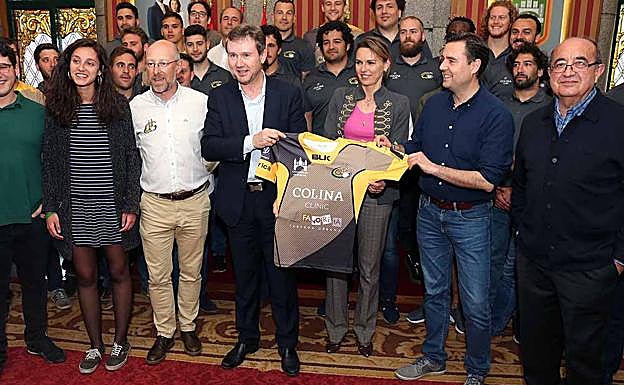El Ayuntamiento recibió al UBU Colina Clinic tras el ascenso de categoría.