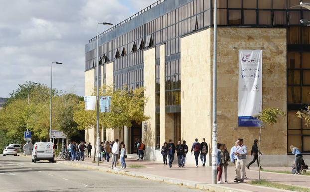 Imagen del edificio FES en el Campus Miguel de Unamuno de la USAL. 