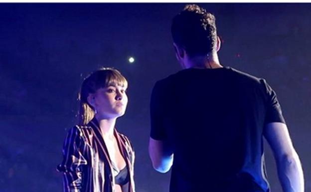 Aitana y David Bisbal, en el escenario del Palau Sant Jordi. 