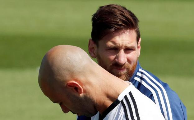 Messi y Mascherano, en un entrenamiento.