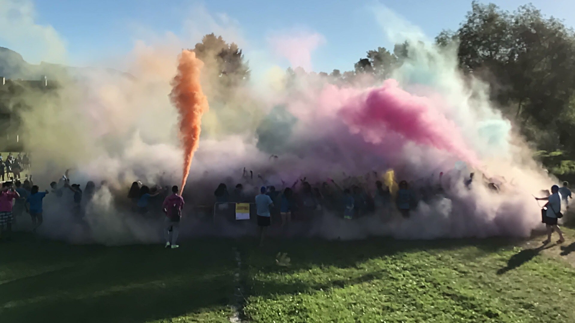 La cita volvió na contar con una 'Fiesta Holy'.