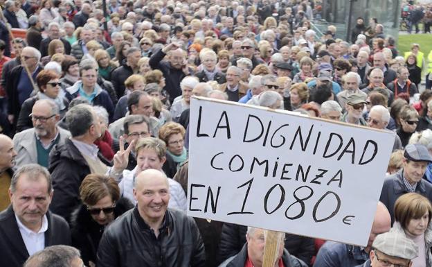 Manifestación de pensionistas que reclaman una prestación nímina de 1080 euros. 