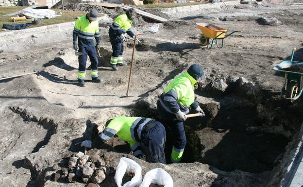 Excavaciones en la calle Palacio, donde se ha localizado el asentamiento. 