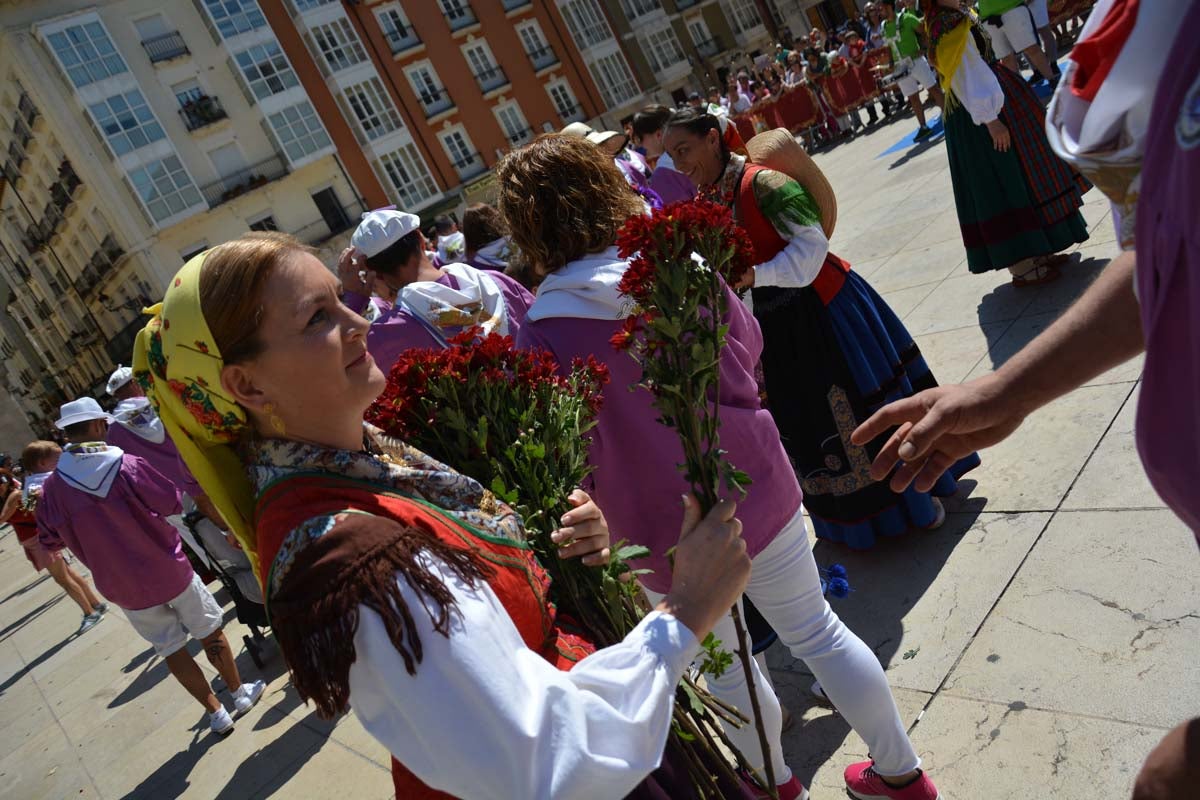 Fotos: Ofrenda Floral a Santa María La Mayor