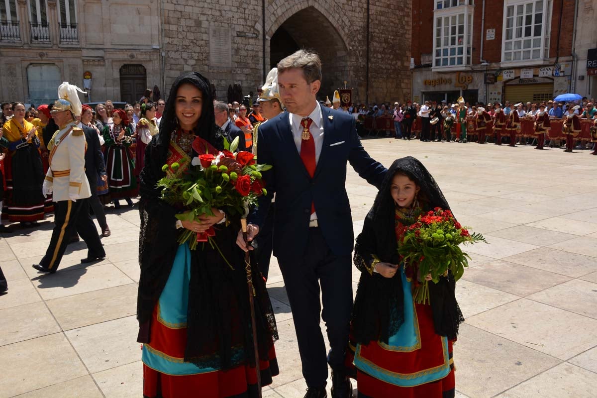 Fotos: Ofrenda Floral a Santa María La Mayor