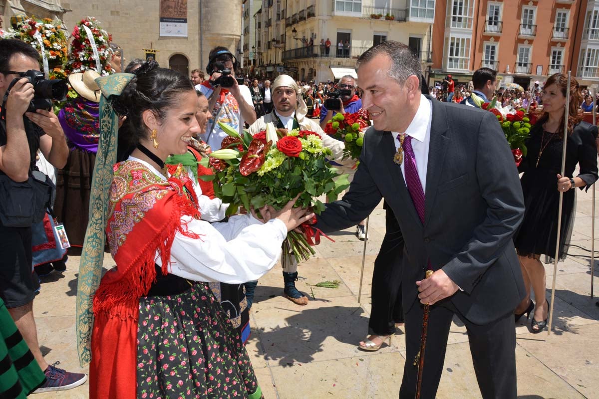 Fotos: Ofrenda Floral a Santa María La Mayor