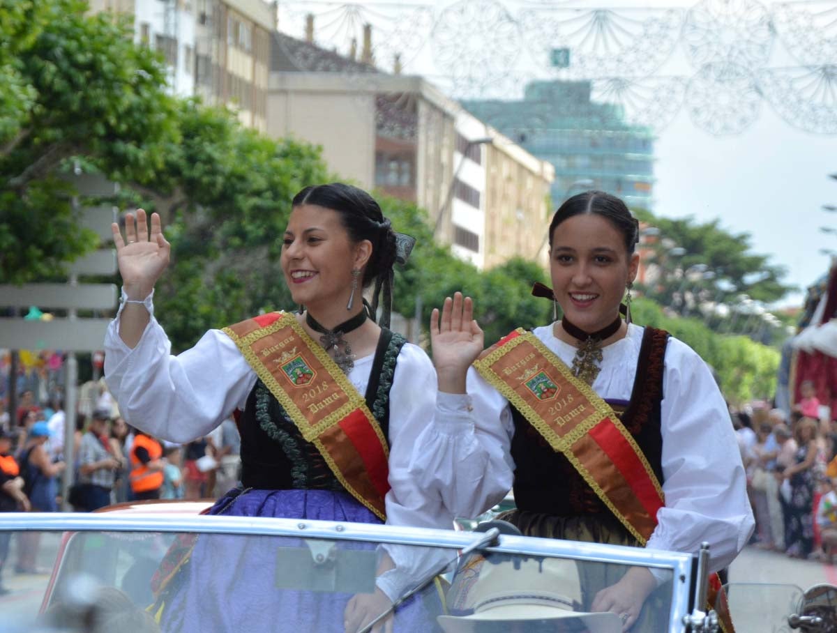 Fotos: Cabalgata de las fiestas de San Pedro y San Pablo