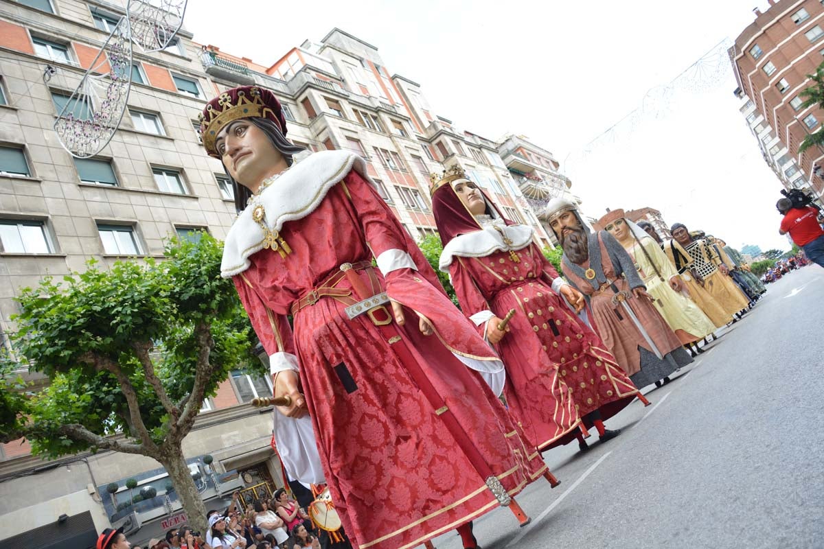 Fotos: Cabalgata de las fiestas de San Pedro y San Pablo