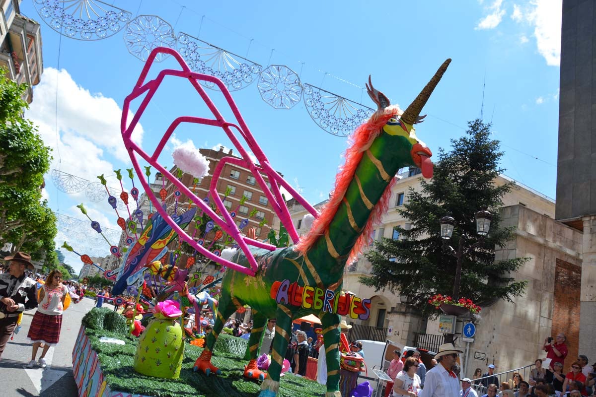 Fotos: Cabalgata de las fiestas de San Pedro y San Pablo