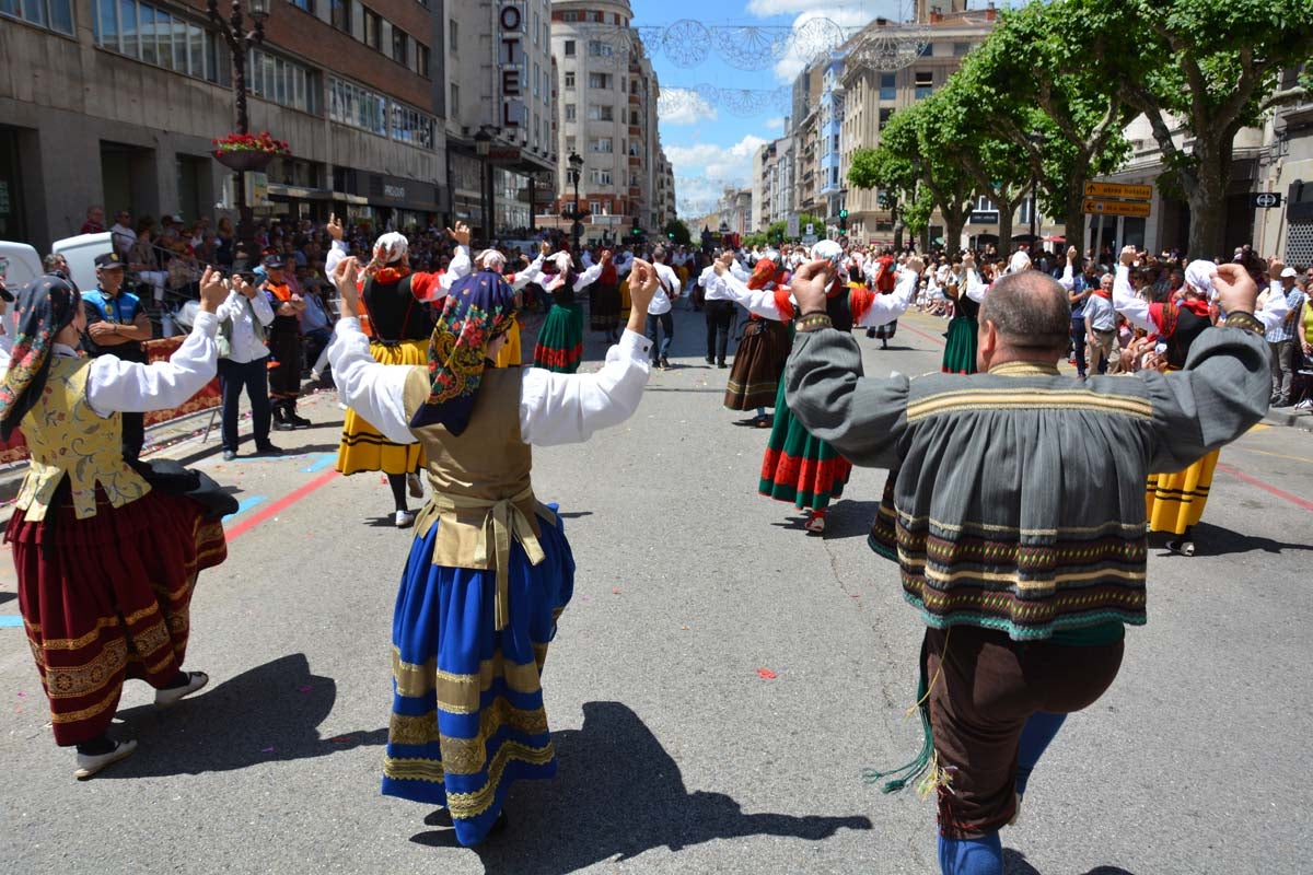 Fotos: Cabalgata de las fiestas de San Pedro y San Pablo