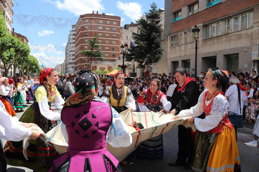 Fotos: Cabalgata de las fiestas de San Pedro y San Pablo