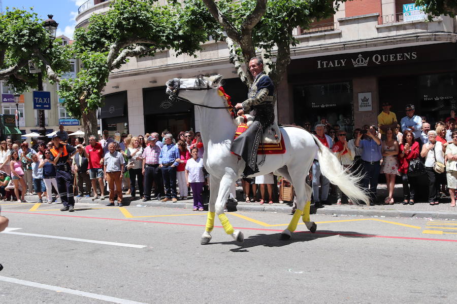 Fotos: Cabalgata de las fiestas de San Pedro y San Pablo