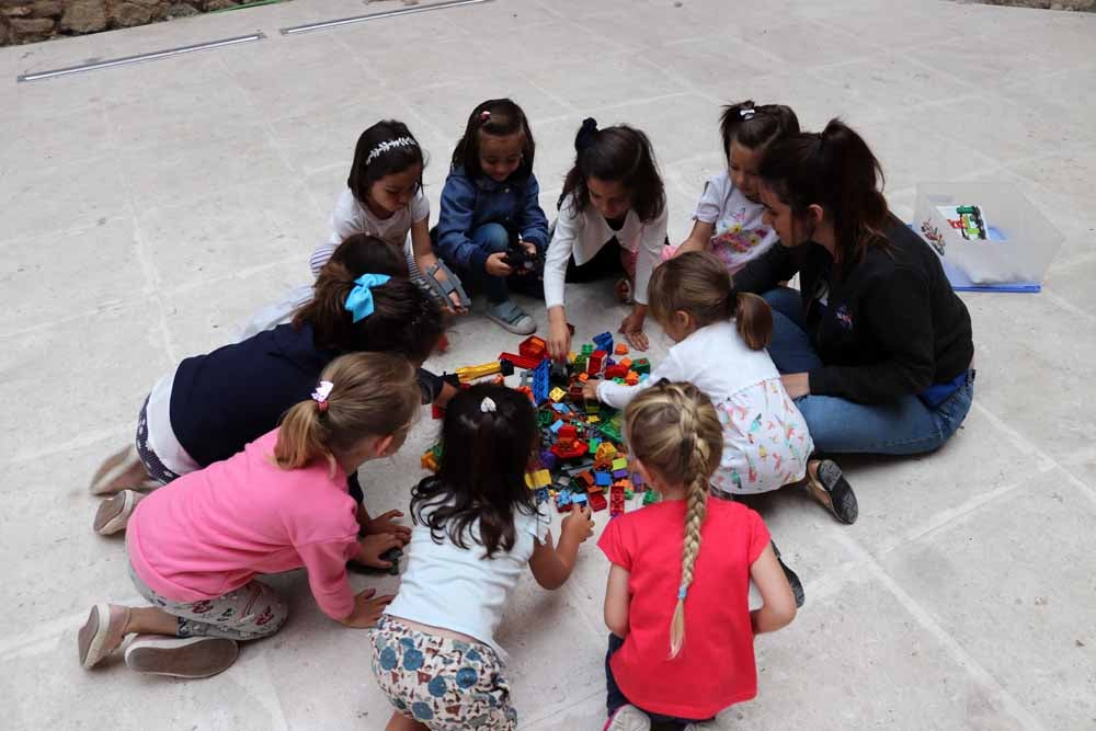 Fotos: Así han trabajado los niños en los talleres de Robotix