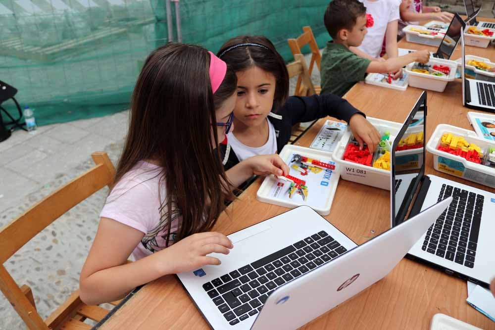 Fotos: Así han trabajado los niños en los talleres de Robotix