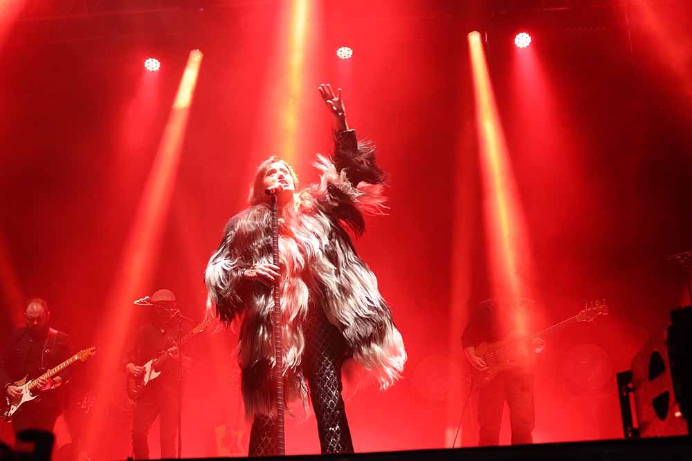 La cantante gallega ofreció un concierto en Burgos, íntimo y vital, dentro de la programación de las Fiestas de San Pedro y San Pablo