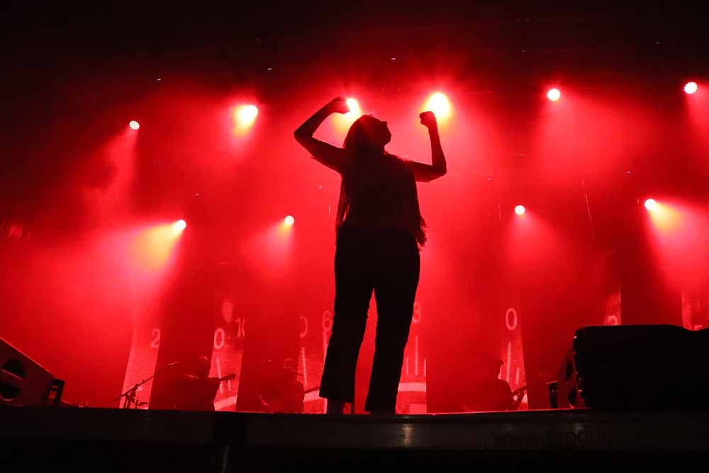 La cantante gallega ofreció un concierto en Burgos, íntimo y vital, dentro de la programación de las Fiestas de San Pedro y San Pablo