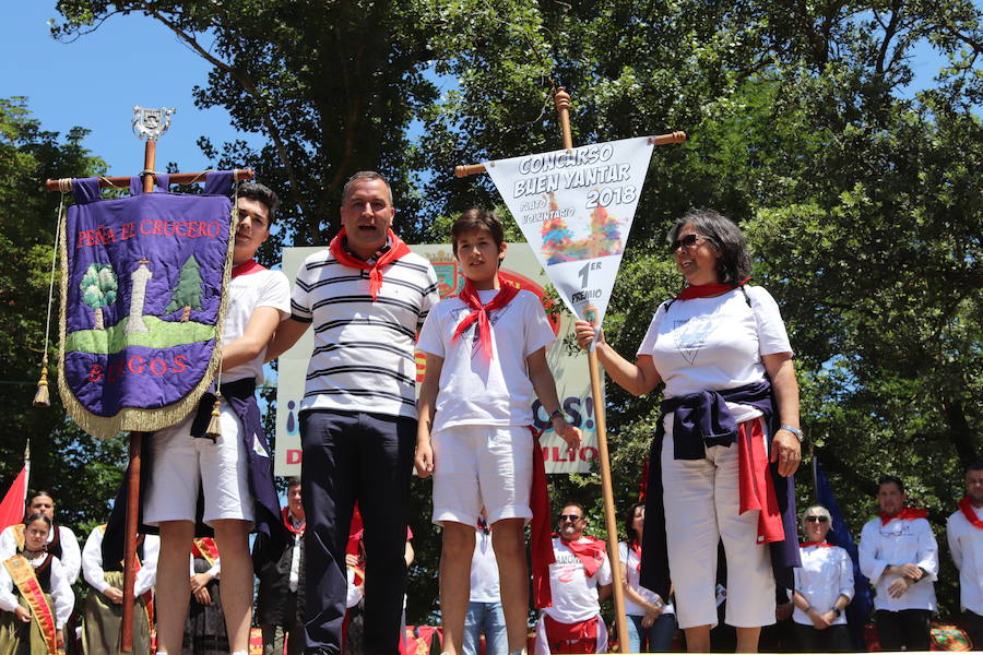 El Parque de Fuentes Blancas fue, como es habitual, el escenario de las últimas citas de los Sampedros: el Día de las Peñas y la quincuagésima primera edición del Concurso del Buen Yantar