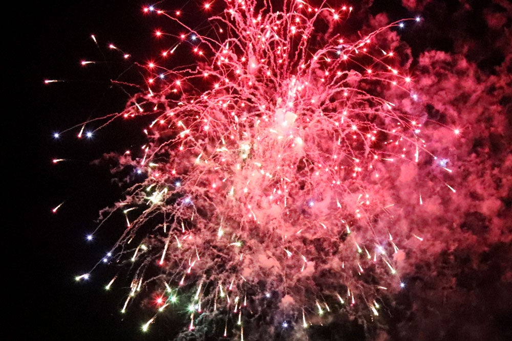 Fotos: Última sesión de fuegos artificiales en los Sampedros