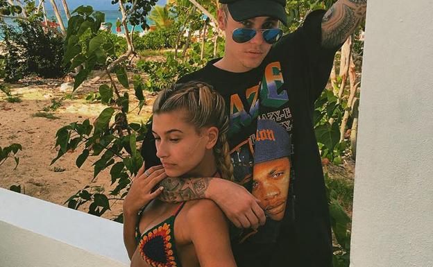 Justin Bieber con su novia Hailey Baldwin. 