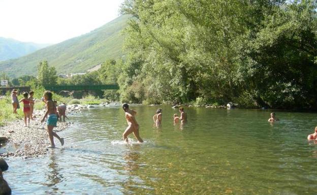 Zona fluvial de Palacios del Sil. 