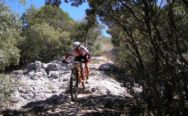 Imagen de archivo de una competición de BTT. 