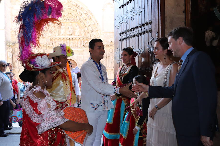 Fotos: Lo mejor del folclore internacional se cita en Castilfalé